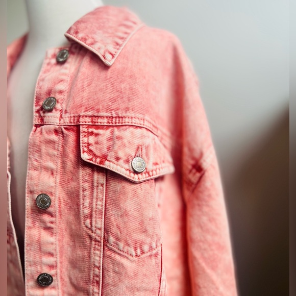 Forever 21 Jackets & Blazers - Acid wash women’s jean pink jacket denim pockets large forever 21